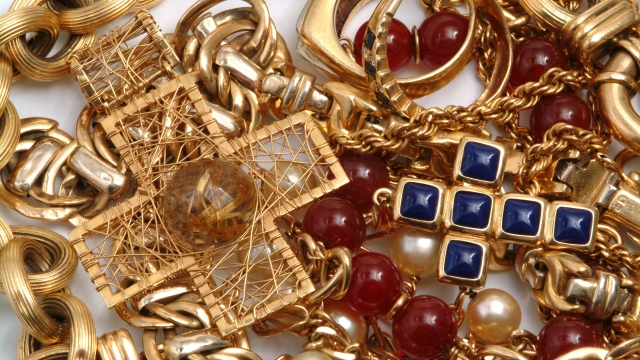Lustrous Luxuries: Unveiling the Allure of Gold Jewelry