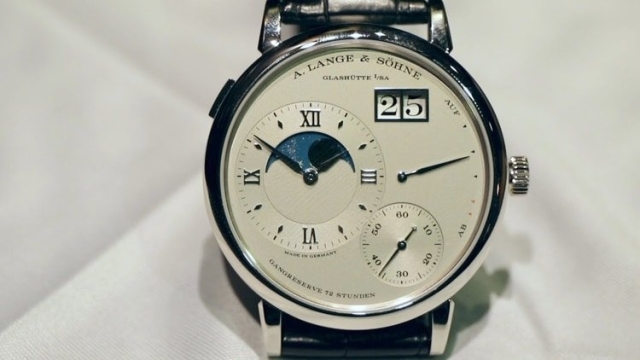 Lunar Timekeeping: Unlocking the Secrets of Moon Phase Watches